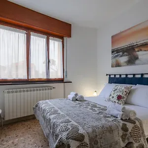 Appartamento Cozy Near The, Tirrenia