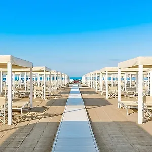 Aparthotel Regina, Tirrenia