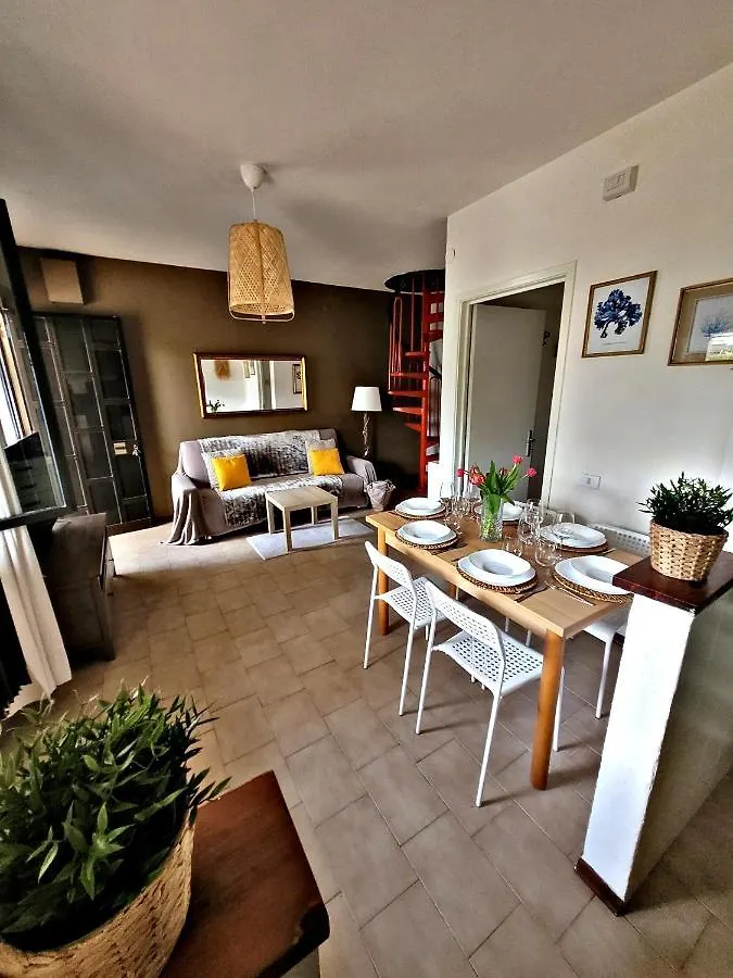 Holiday home Casa Gladioli Con Ampio Giardino Villa Tirrenia