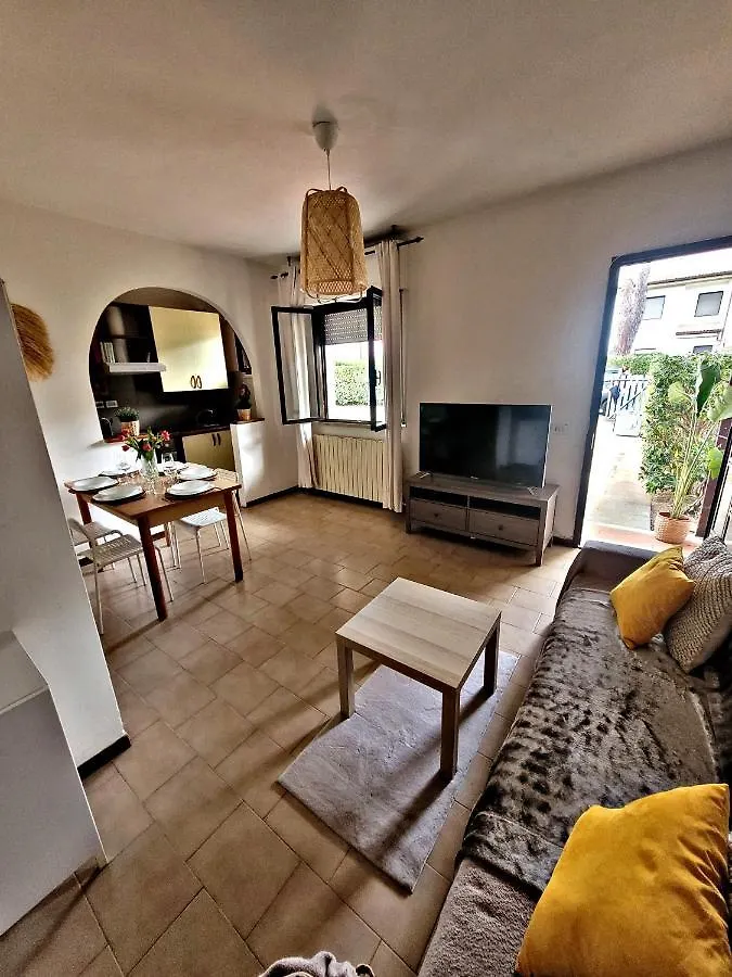Casa Gladioli Con Ampio Giardino Villa Tirrenia