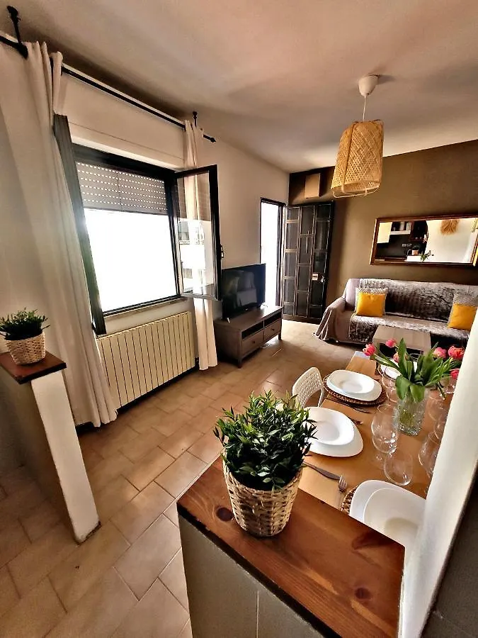 Holiday home Casa Gladioli Con Ampio Giardino Villa Tirrenia Italy