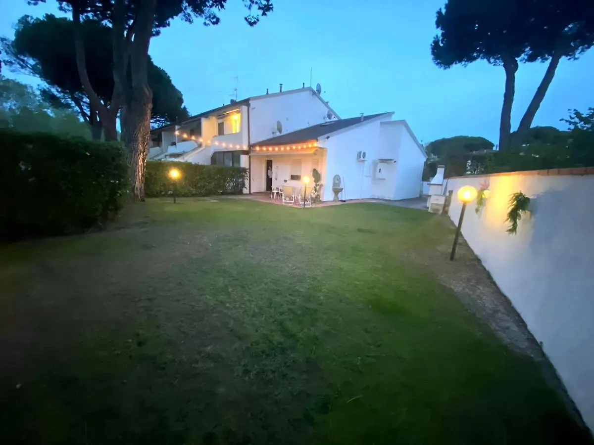 Holiday home Casa Gladioli Con Ampio Giardino Villa Tirrenia