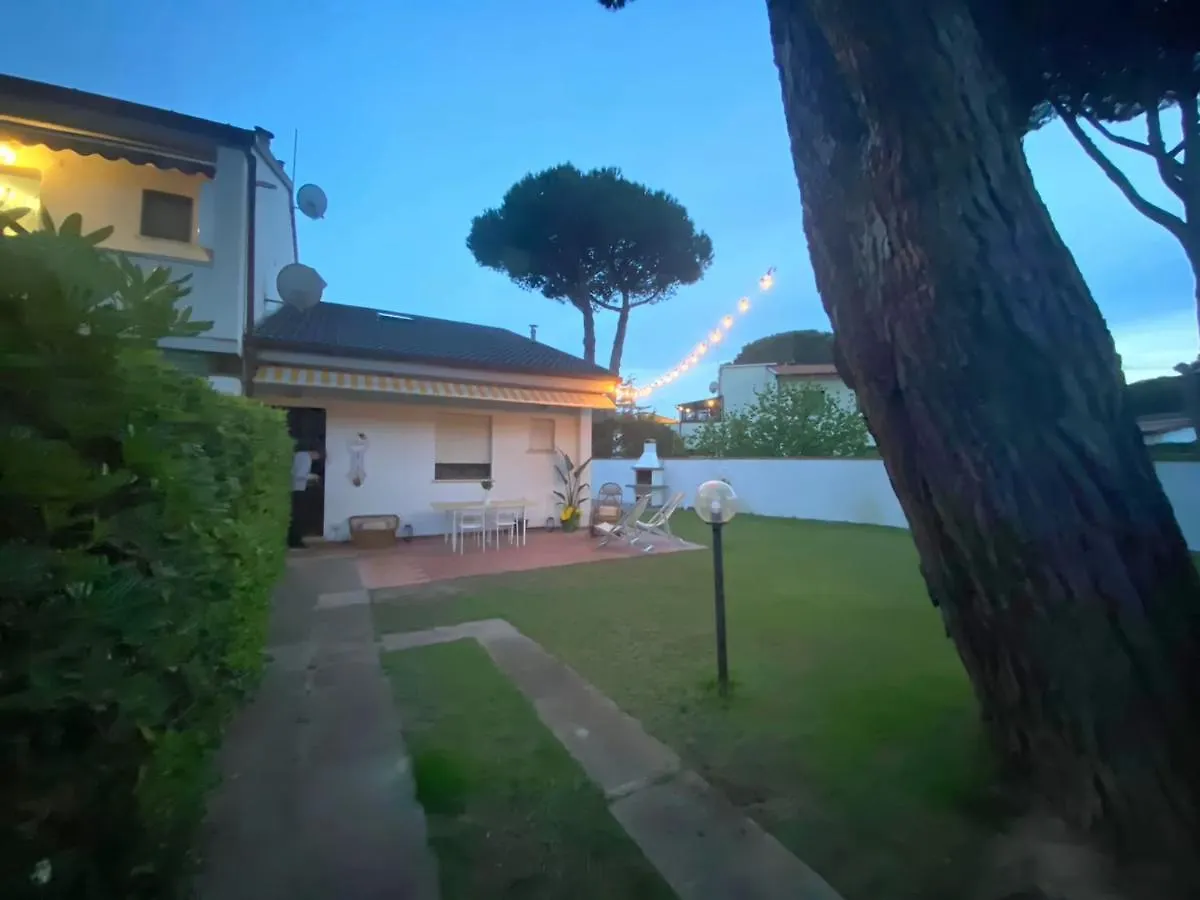 Casa Gladioli Con Ampio Giardino Villa Tirrenia Italy
